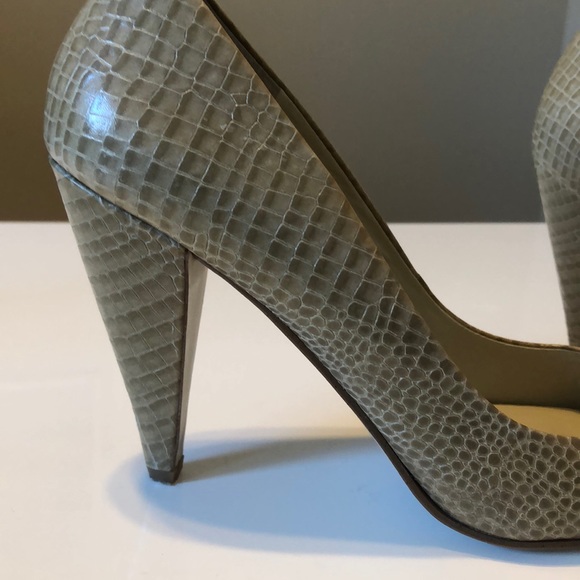 Nine West Taupe Snake Print Peep Toe Heel - Picture 7 of 8